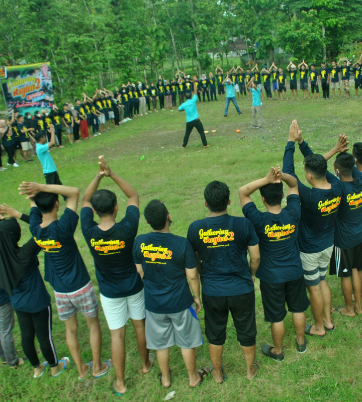 Kegiatan outbound di kawasan Goa Pindul Gunungkidul