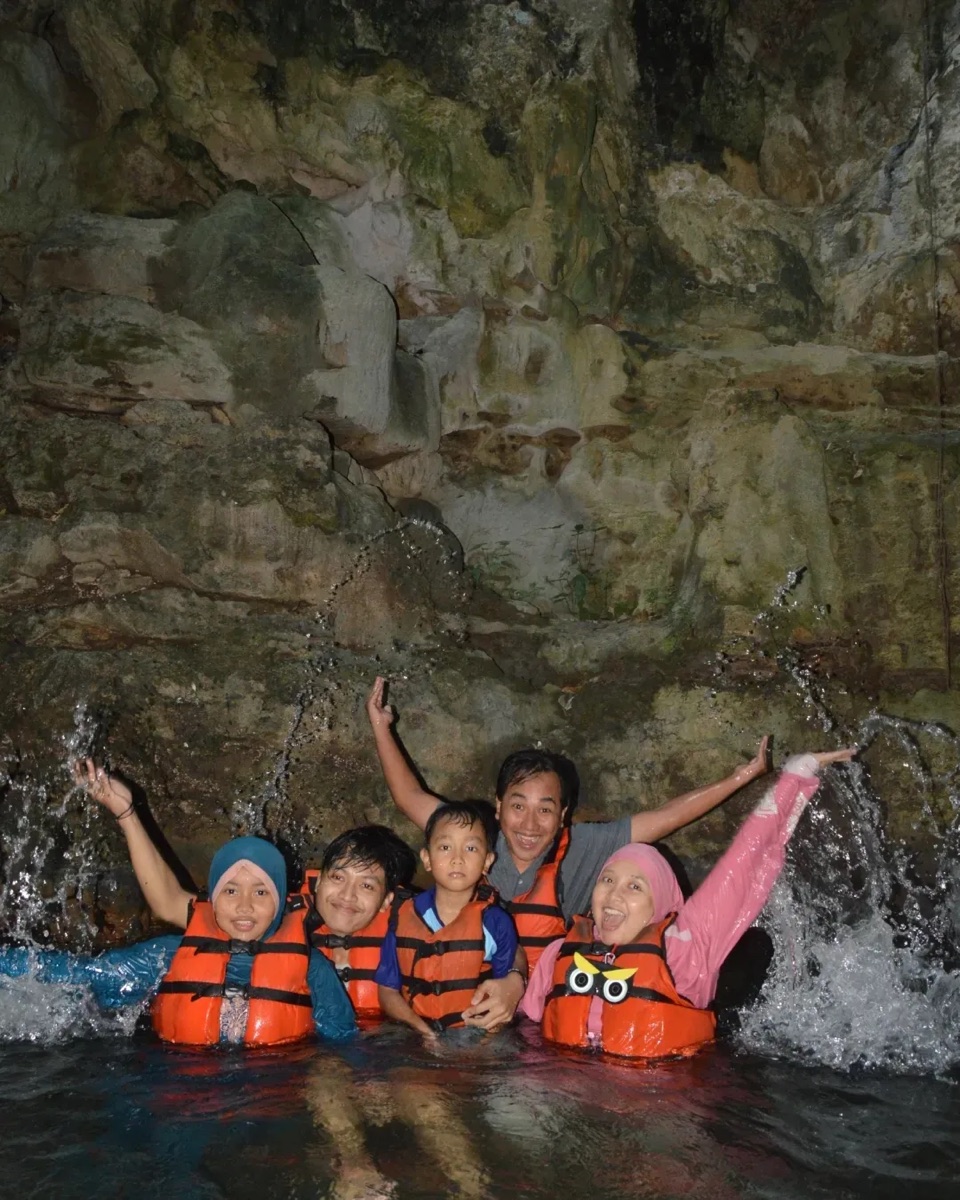 Rafting Sungai Oyo Goa Pindul Jogja