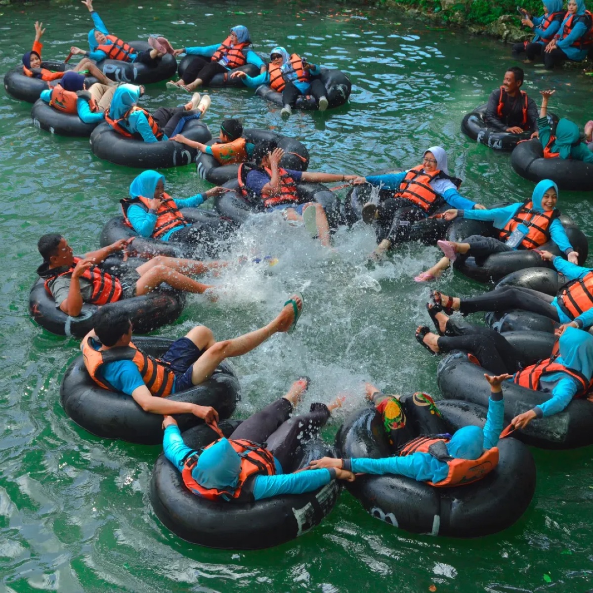 Paket lengkap Goa Pindul rafting jeep Gunungkidul