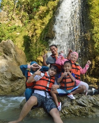 Cave tubing dan rafting Sungai Oyo Goa Pindul