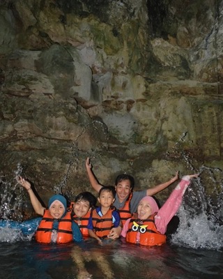 Rafting Sungai Oyo Goa Pindul Jogja