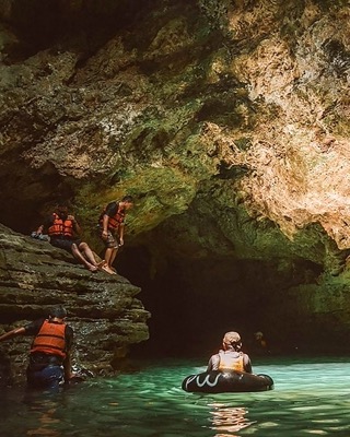 Sungai bawah tanah Goa Pindul Gunungkidul